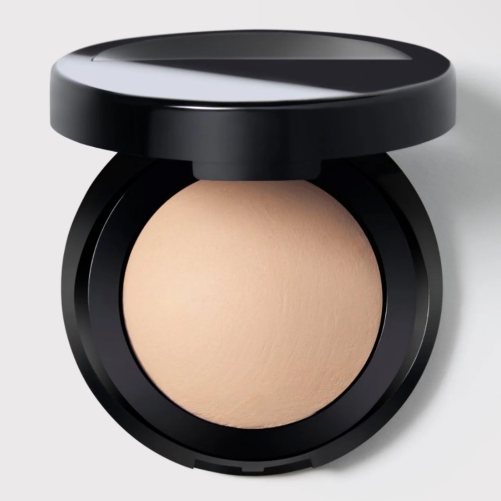 BNIB Laura Geller Baked Blurring + Setting Powder - Porcelain/Fair